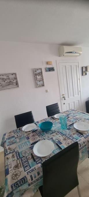 Bungalow Avec Piscine Torrevieja Bagian luar foto