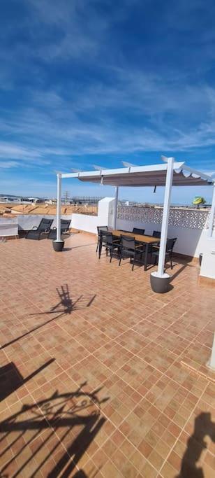 Bungalow Avec Piscine Torrevieja Bagian luar foto